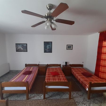 Apartment Kolonija 斯拉沃尼亚布罗德 外观 照片